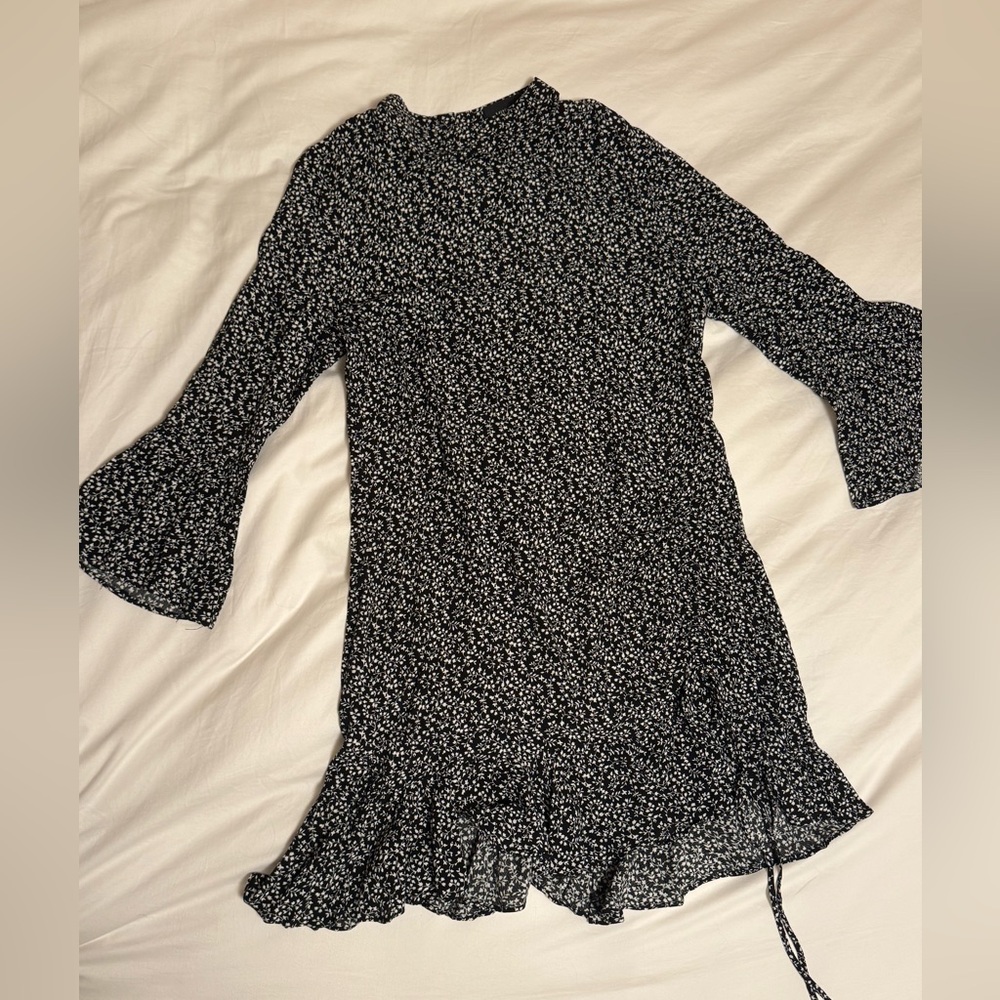 MINKPINK Black and White Floral Long Sleeve Dress